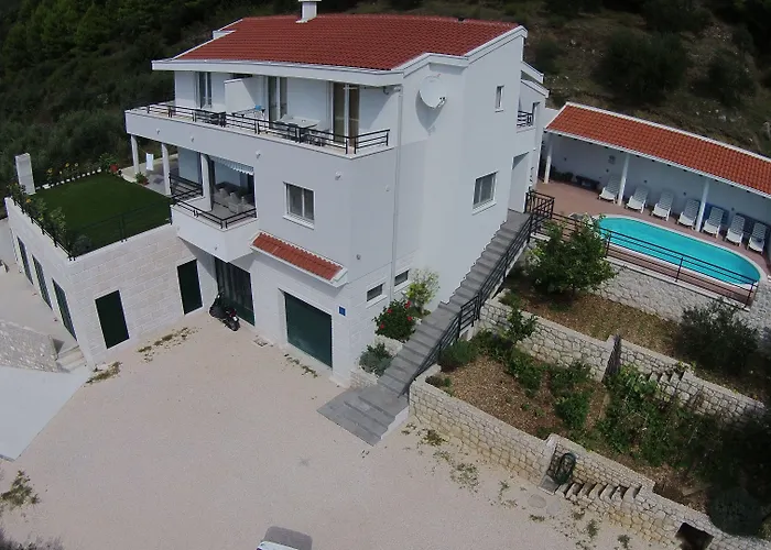 Tonka * Μακάρσκα