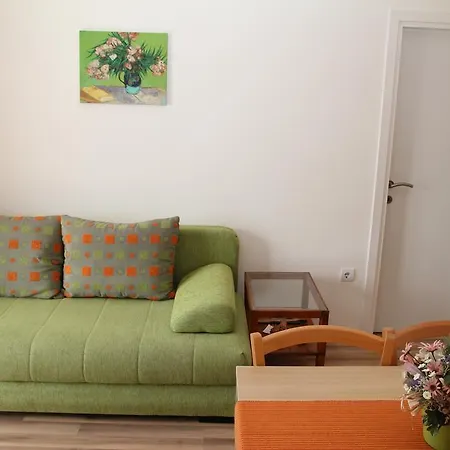 Tonka * Μακάρσκα